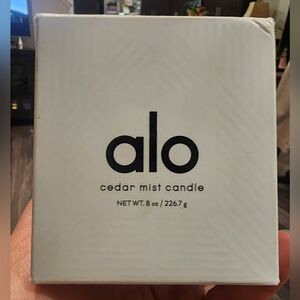 ALO Yoga Cedar Mist Candle - White